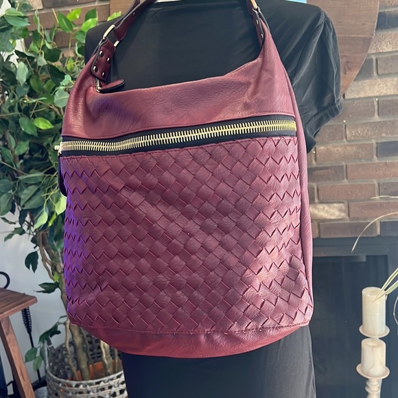 MADISON WEST LARGE SHOULDER BAG!🩶 - Picture 2 of 7